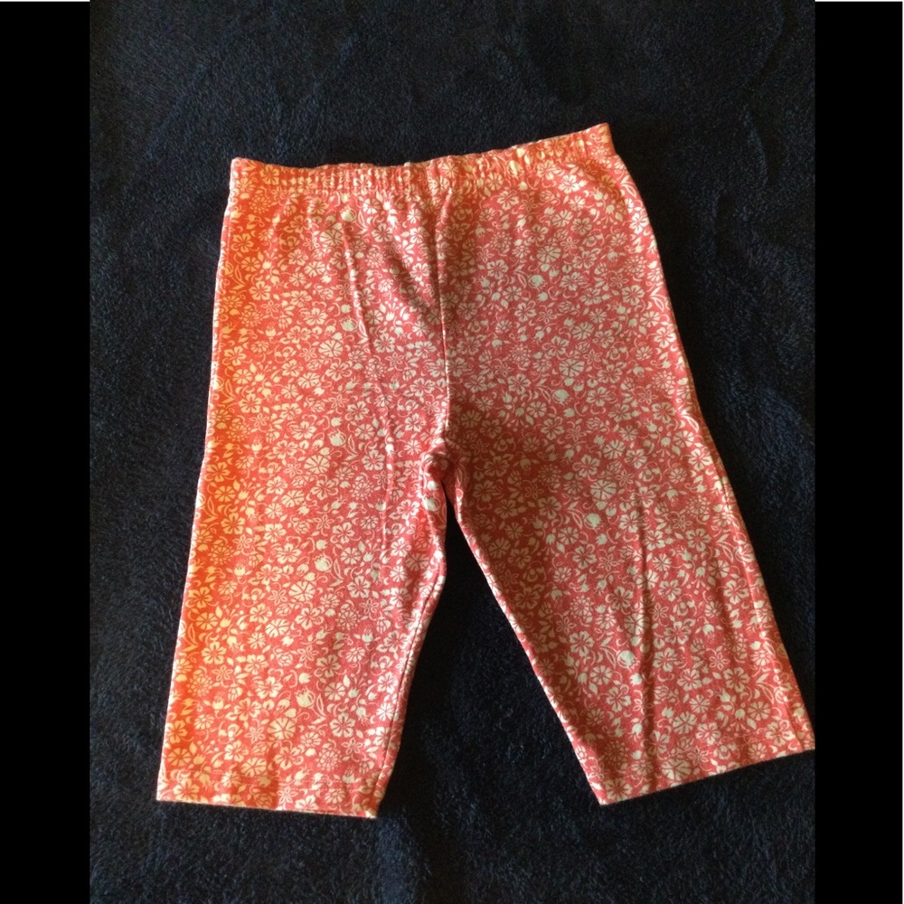 Simply Basic Capri Leggings (size Jr. Small)